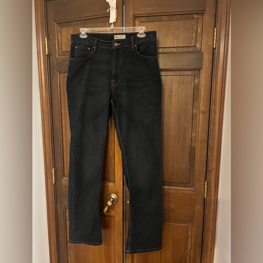 Mens Size 34 By 34 Blue Jeans By Wrangler Like New Dark Wash
